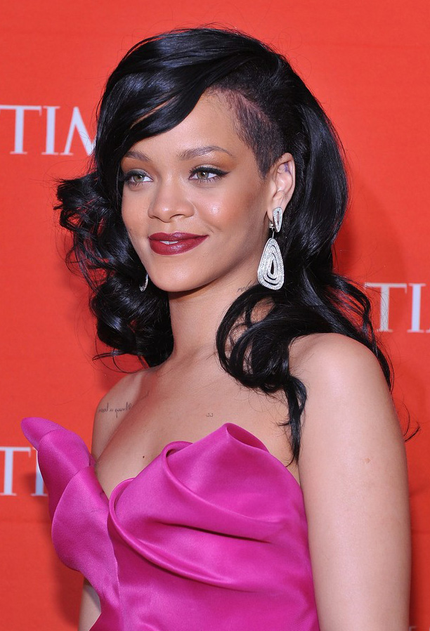 Rihanna: con quale acconciatura la preferite? | Isa e Chia